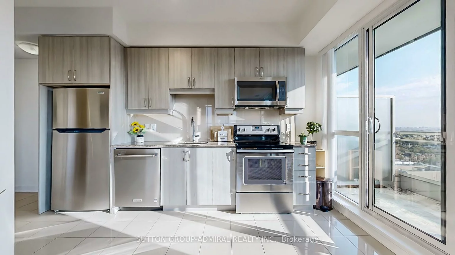 9205, Yonge, Langstaff, Richmond Hill