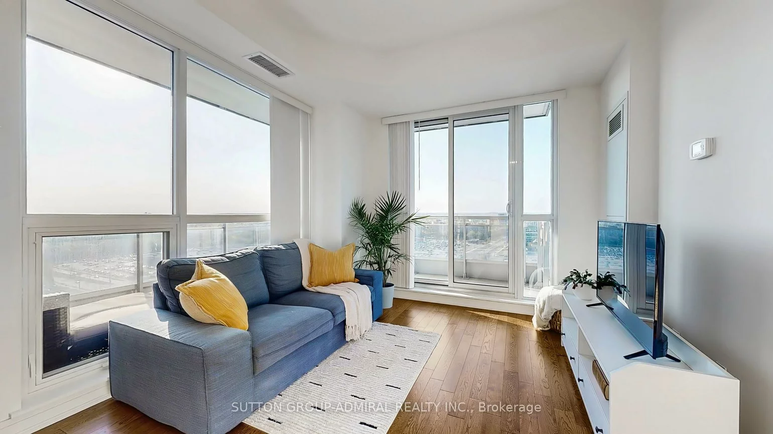 9205, Yonge, Langstaff, Richmond Hill