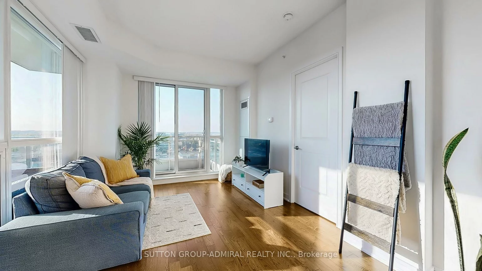 9205, Yonge, Langstaff, Richmond Hill