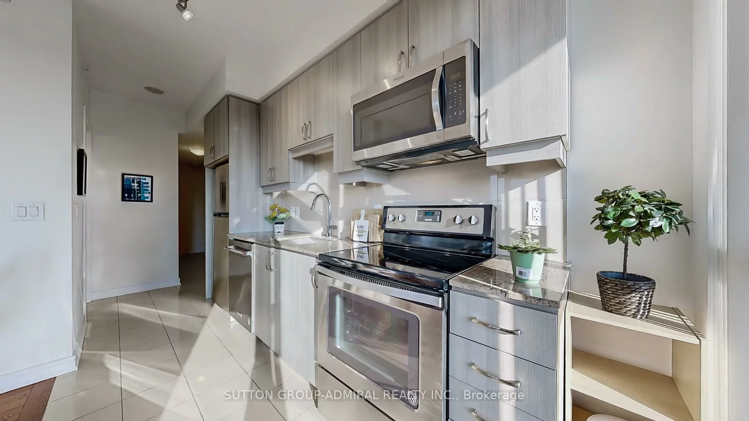 9205, Yonge, Langstaff, Richmond Hill