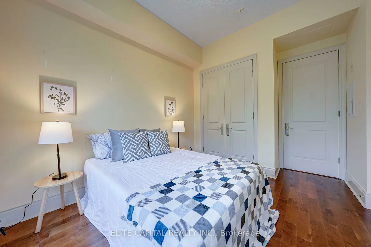 10101, Yonge, Crosby, Richmond Hill
