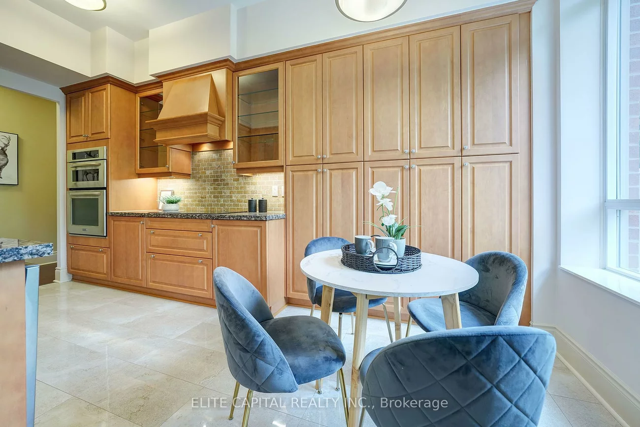 10101, Yonge, Crosby, Richmond Hill