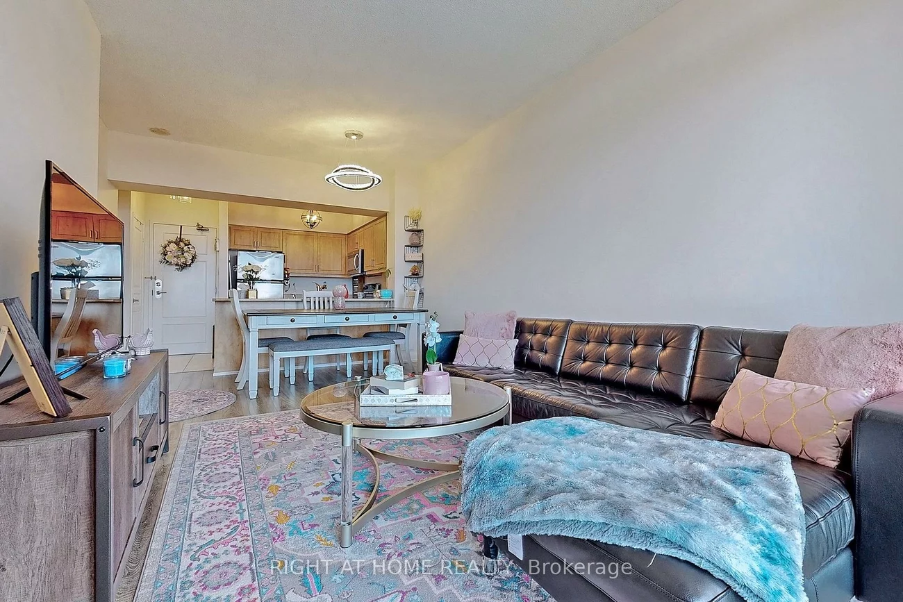350, Red Maple, Langstaff, Richmond Hill