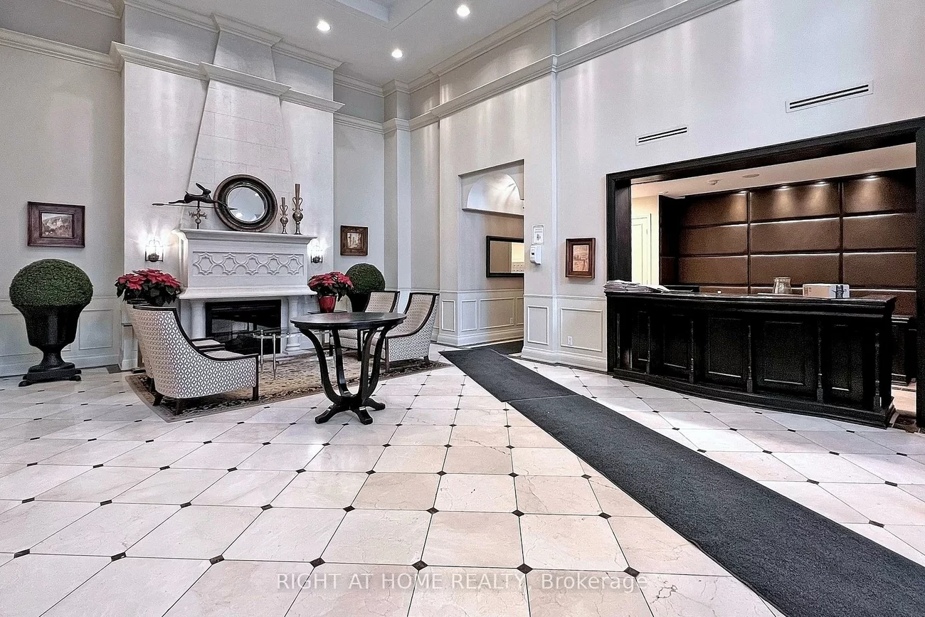 350, Red Maple, Langstaff, Richmond Hill