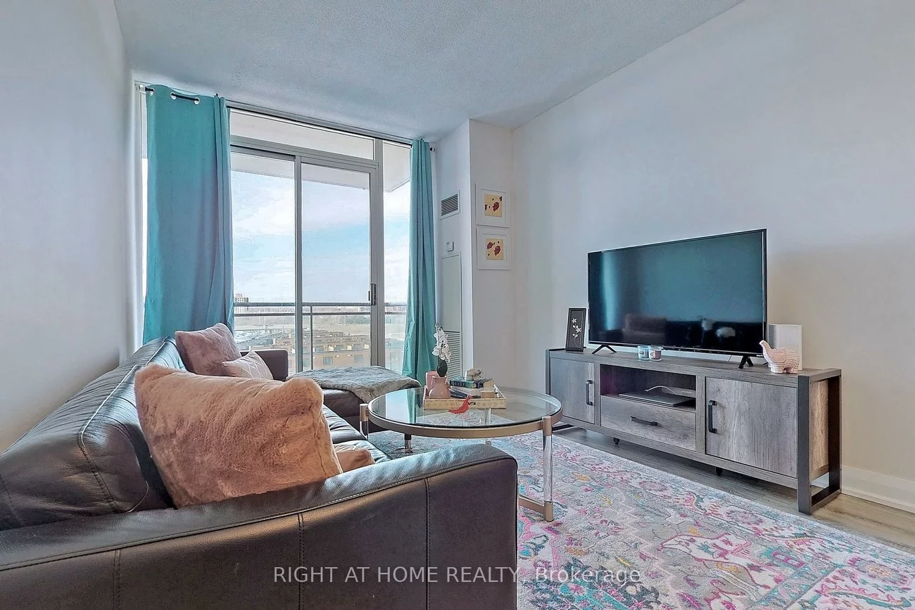 350, Red Maple, Langstaff, Richmond Hill