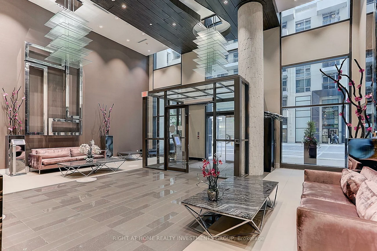 9205, Yonge, Langstaff, Richmond Hill