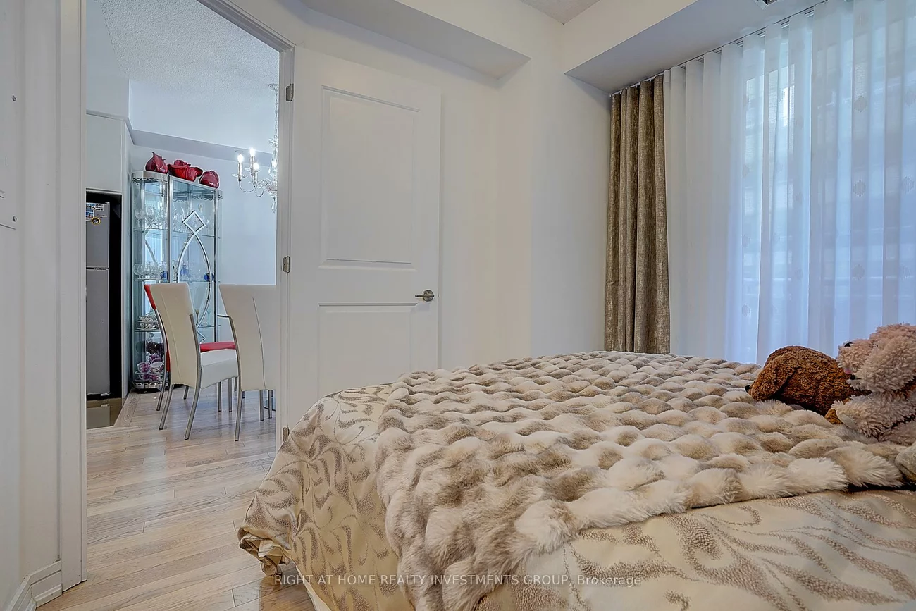 9205, Yonge, Langstaff, Richmond Hill