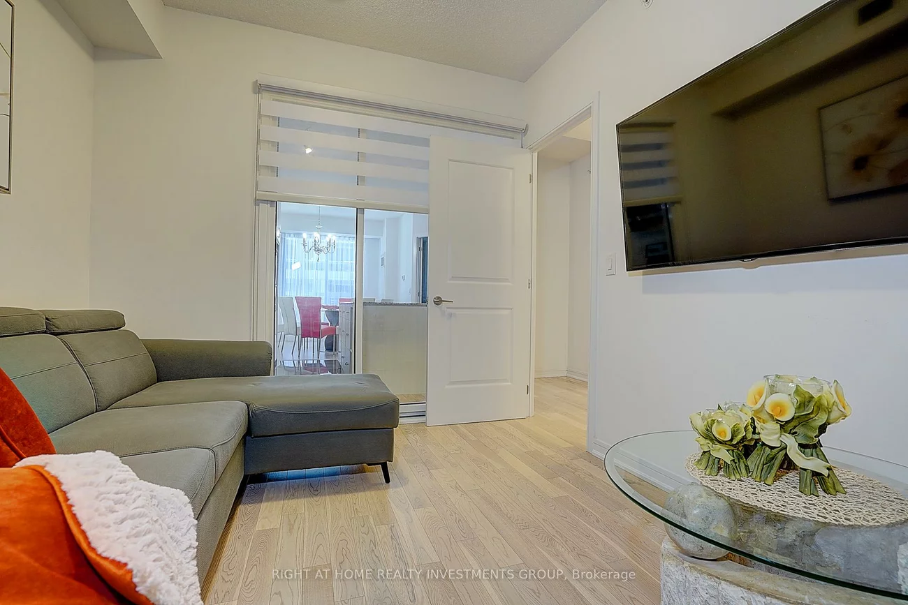 9205, Yonge, Langstaff, Richmond Hill