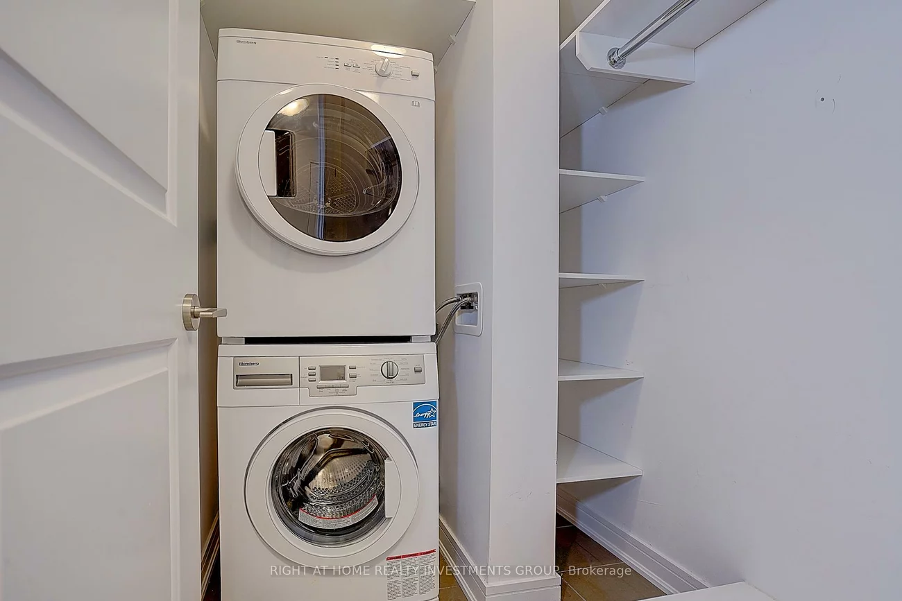 9205, Yonge, Langstaff, Richmond Hill