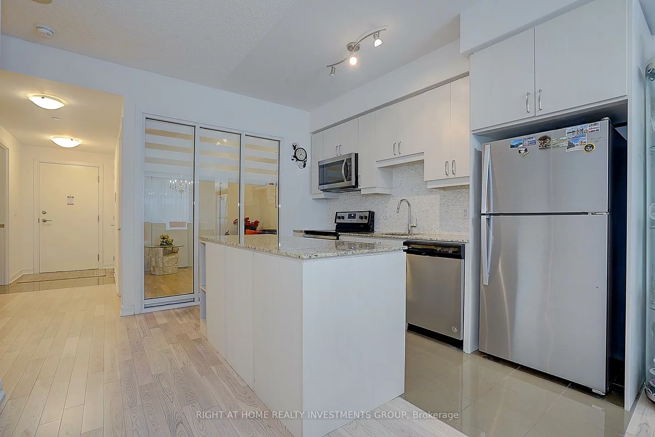 9205, Yonge, Langstaff, Richmond Hill