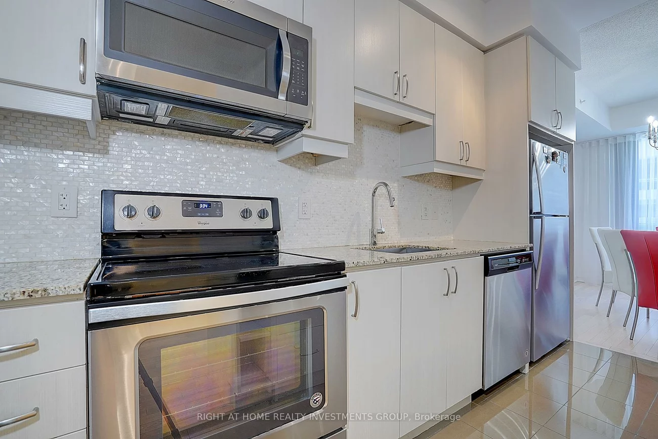 9205, Yonge, Langstaff, Richmond Hill