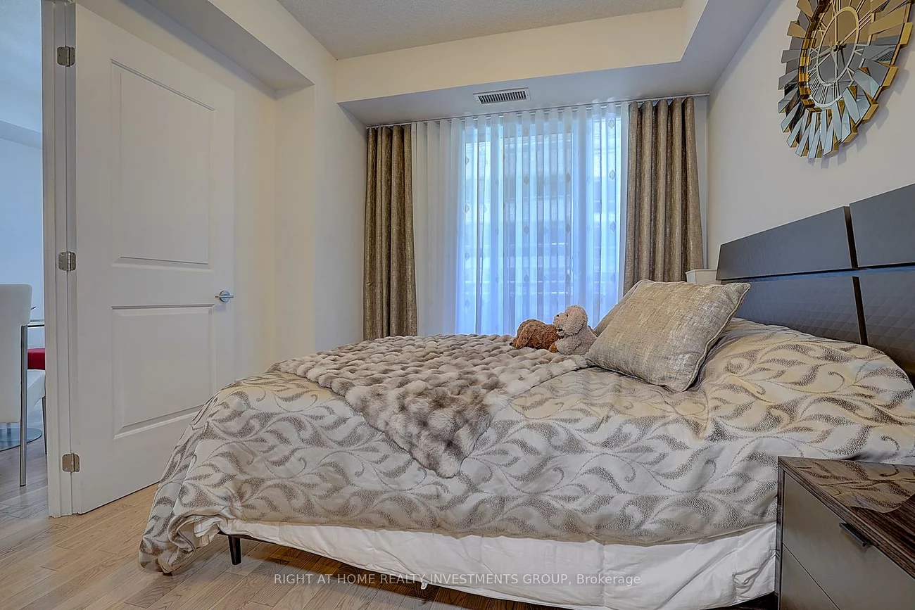 9205, Yonge, Langstaff, Richmond Hill