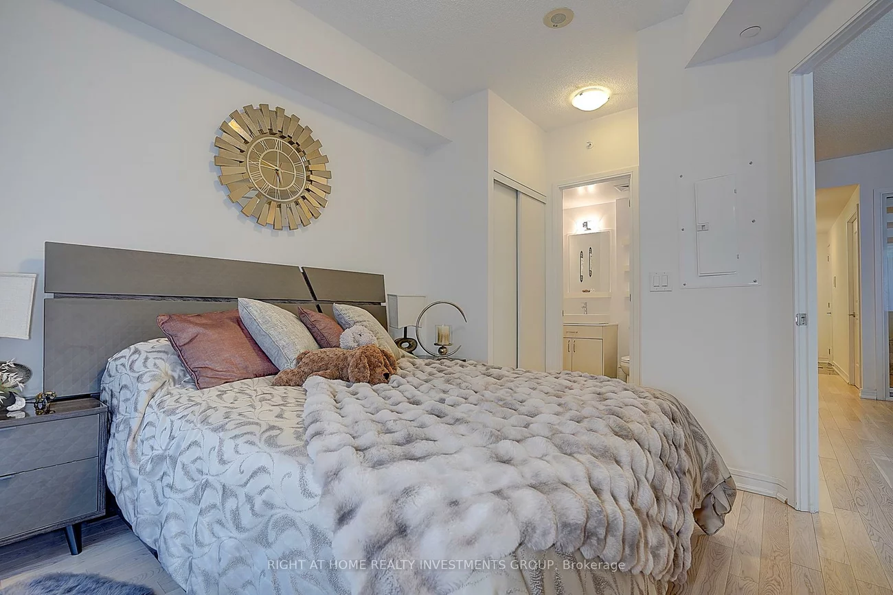 9205, Yonge, Langstaff, Richmond Hill