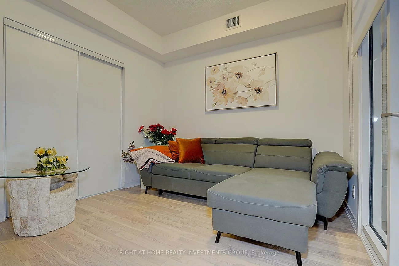 9205, Yonge, Langstaff, Richmond Hill