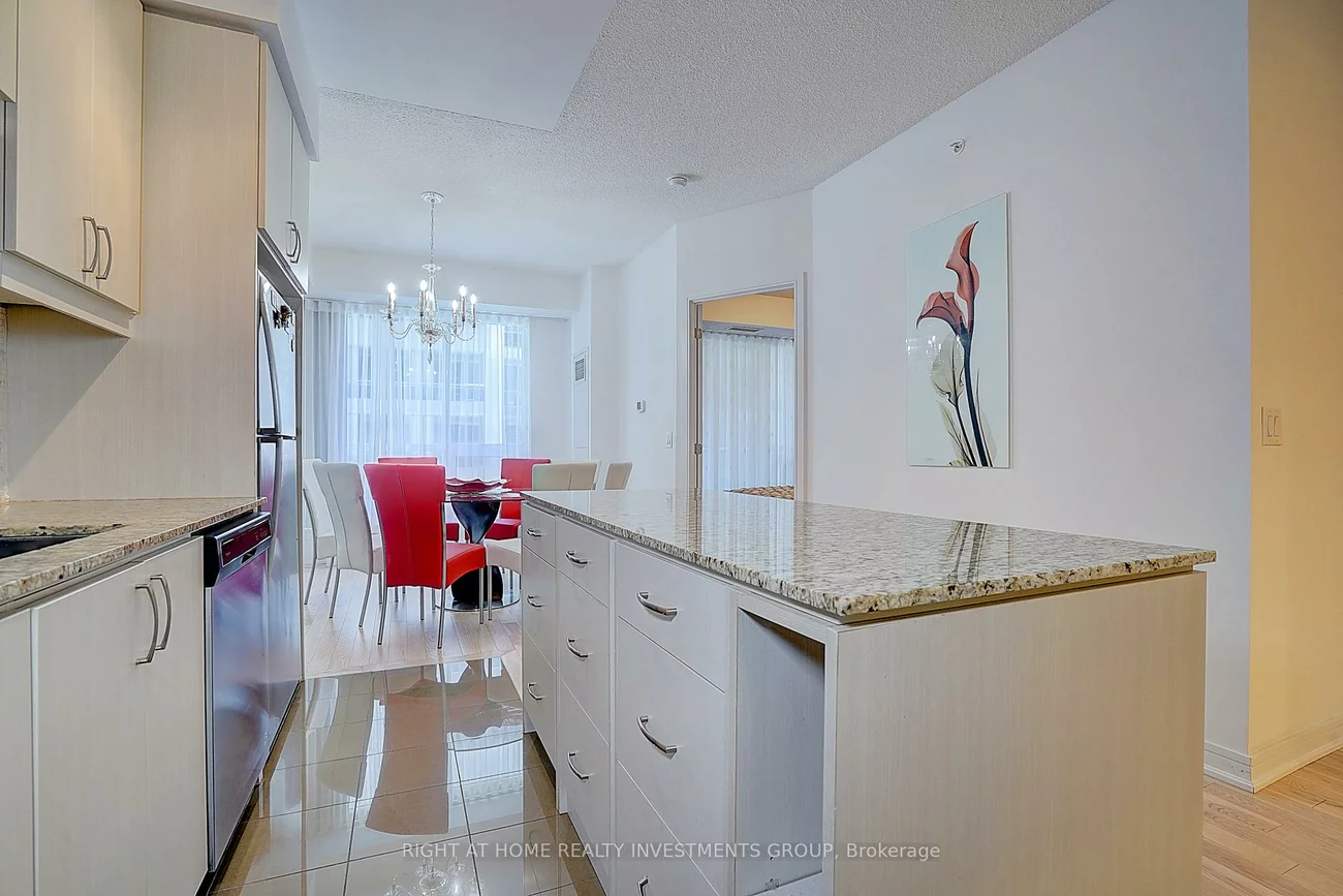 9205, Yonge, Langstaff, Richmond Hill