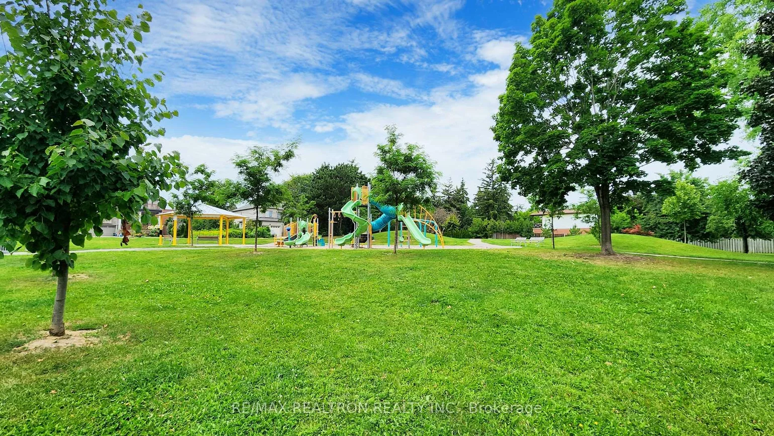 376, Highway 7, Doncrest, Richmond Hill