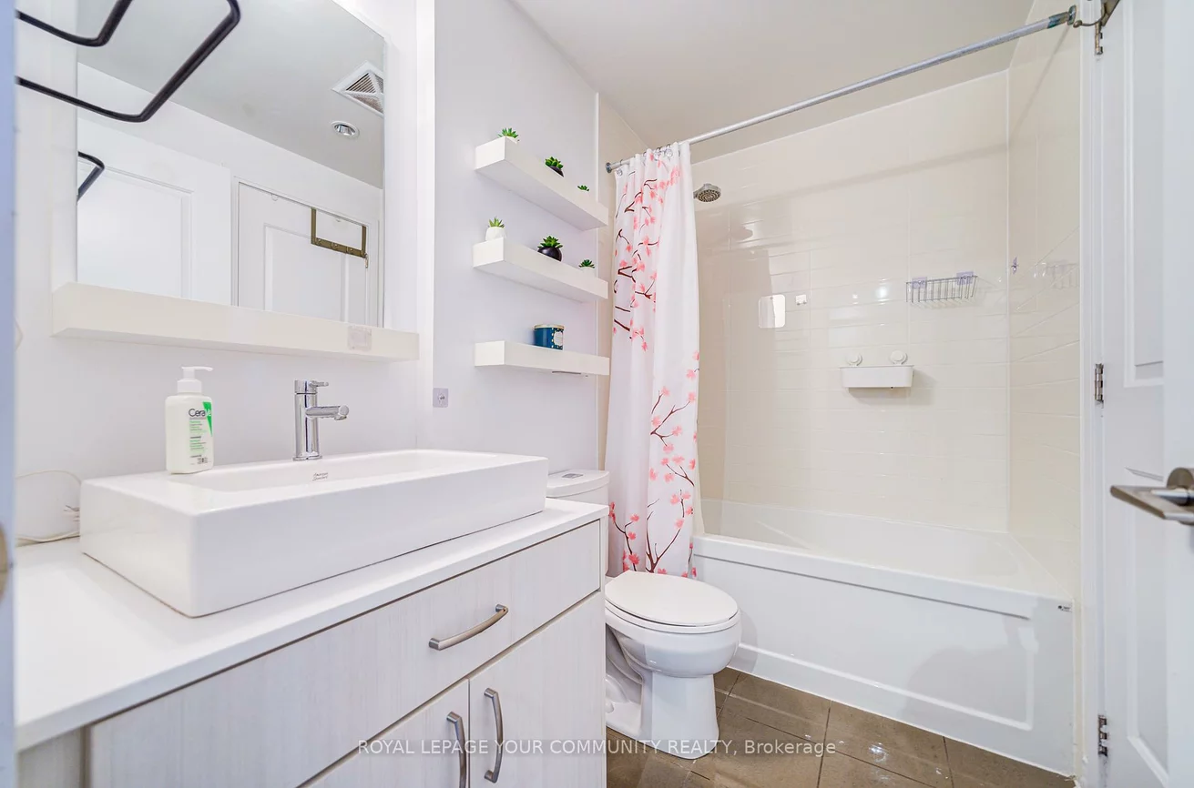 9205, yonge, Langstaff, Richmond Hill