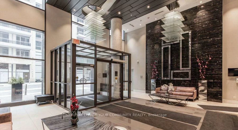 9205, yonge, Langstaff, Richmond Hill