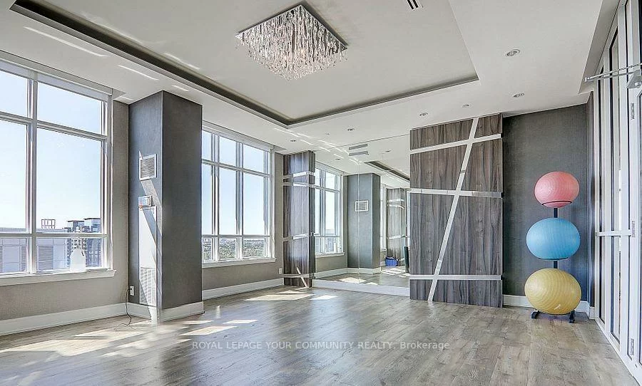 9205, yonge, Langstaff, Richmond Hill