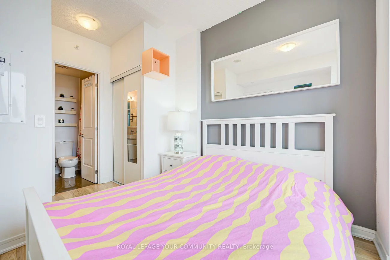 9205, yonge, Langstaff, Richmond Hill
