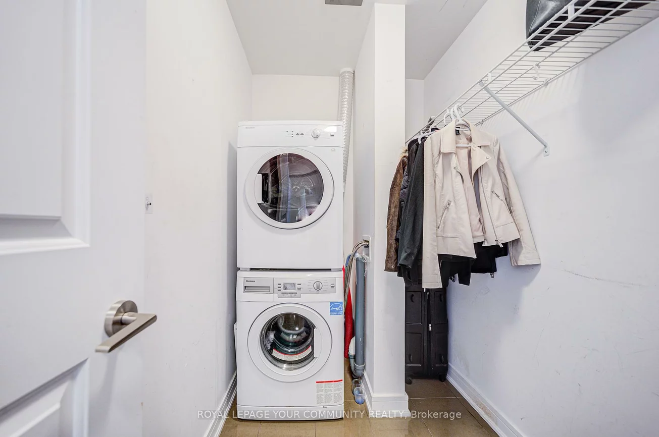 9205, yonge, Langstaff, Richmond Hill