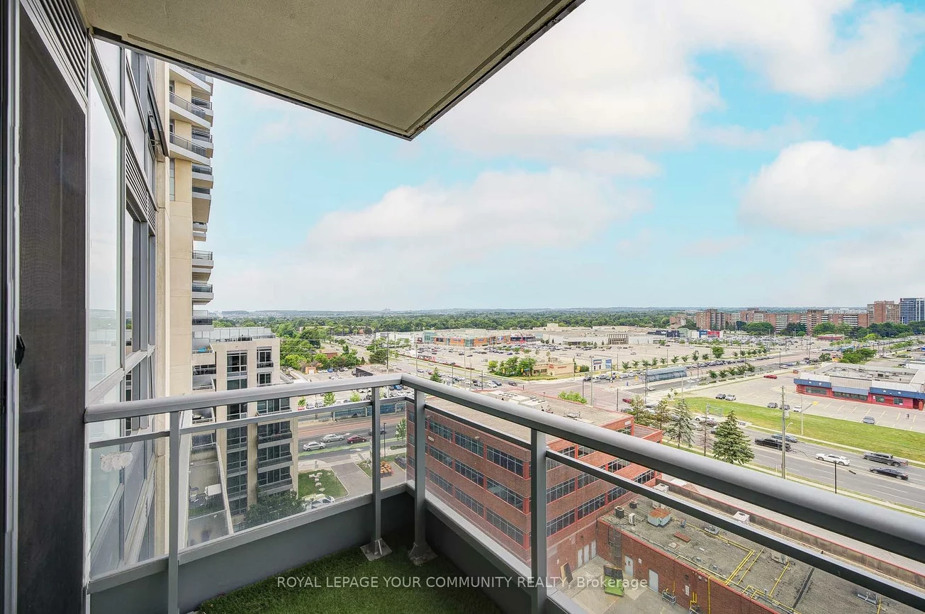 9205, yonge, Langstaff, Richmond Hill