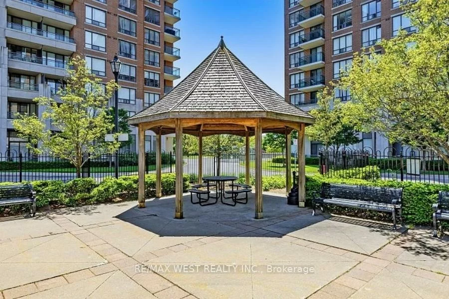 350, Red Maple, Langstaff, Richmond Hill