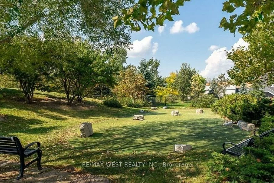 350, Red Maple, Langstaff, Richmond Hill