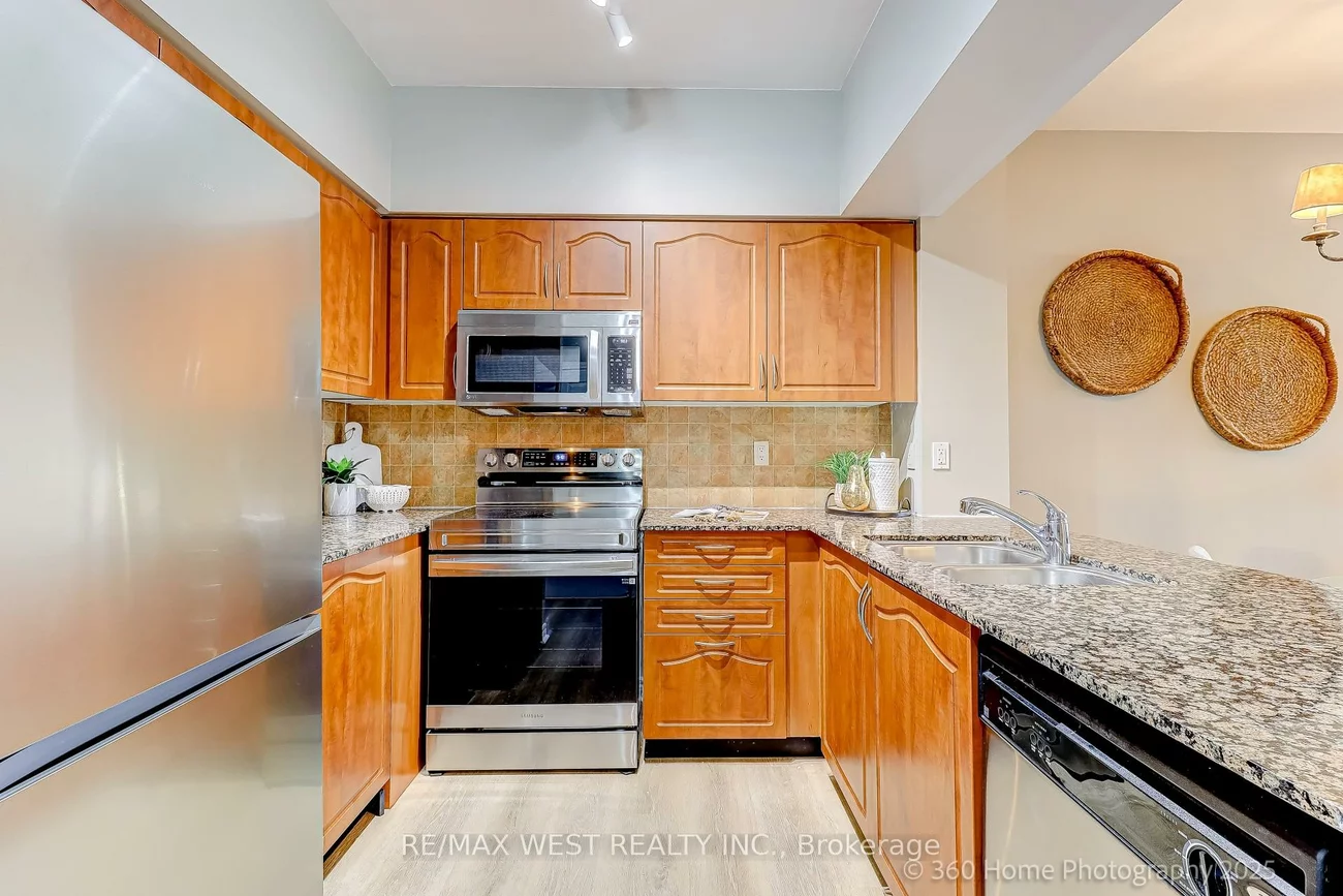 350, Red Maple, Langstaff, Richmond Hill