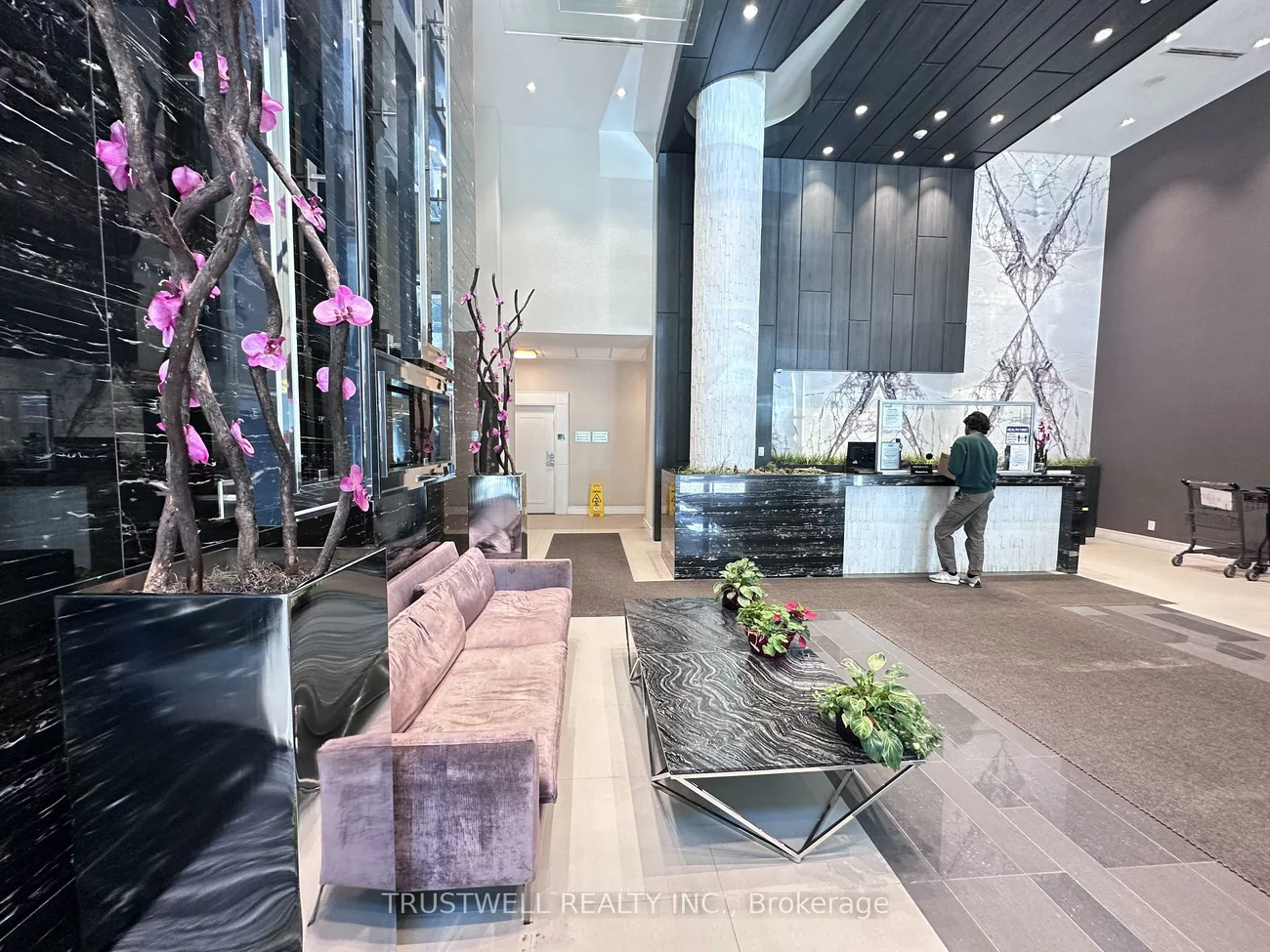 9205, Yonge, Langstaff, Richmond Hill