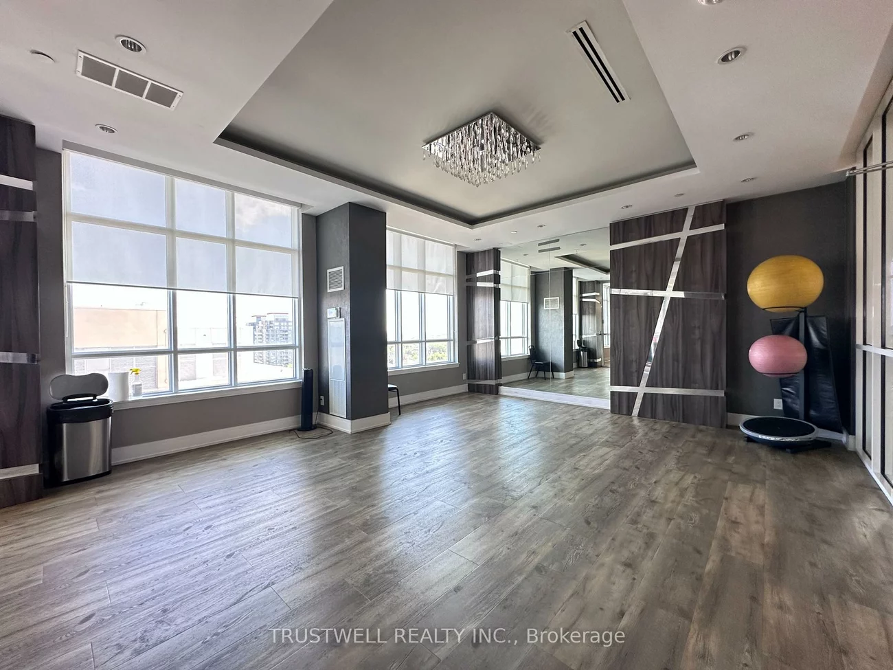 9205, Yonge, Langstaff, Richmond Hill