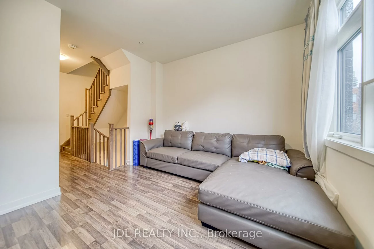370, D Red Maple, Langstaff, Richmond Hill
