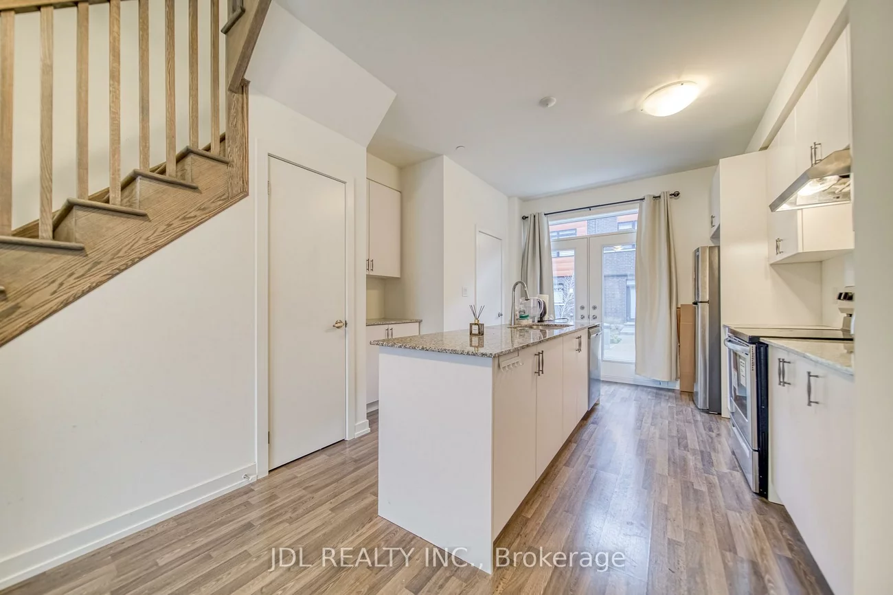 370, D Red Maple, Langstaff, Richmond Hill