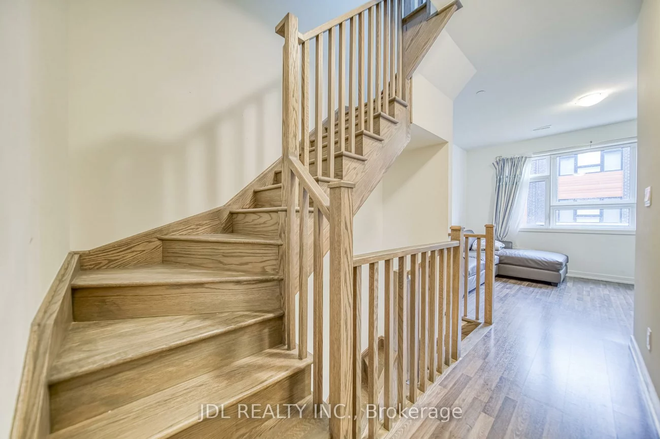 370, D Red Maple, Langstaff, Richmond Hill