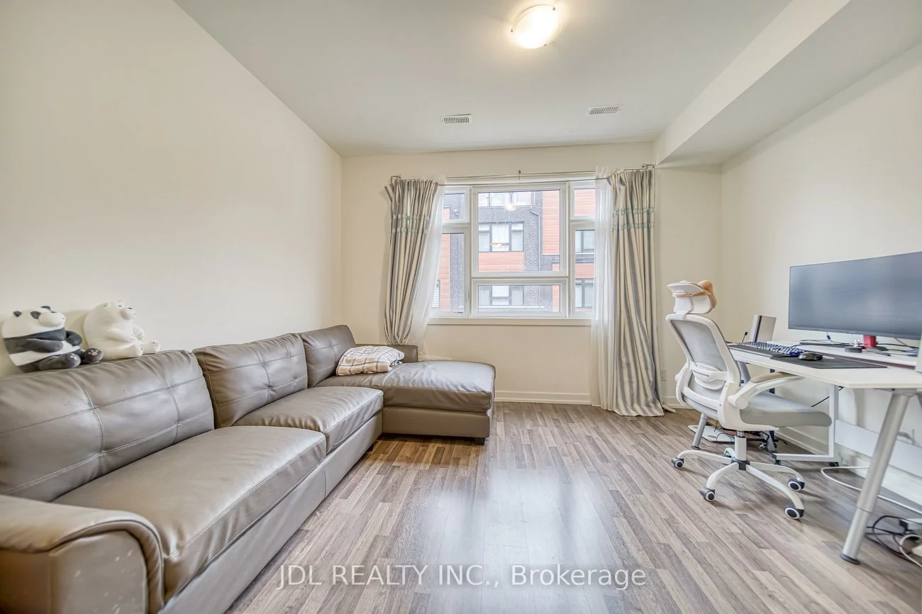 370, D Red Maple, Langstaff, Richmond Hill