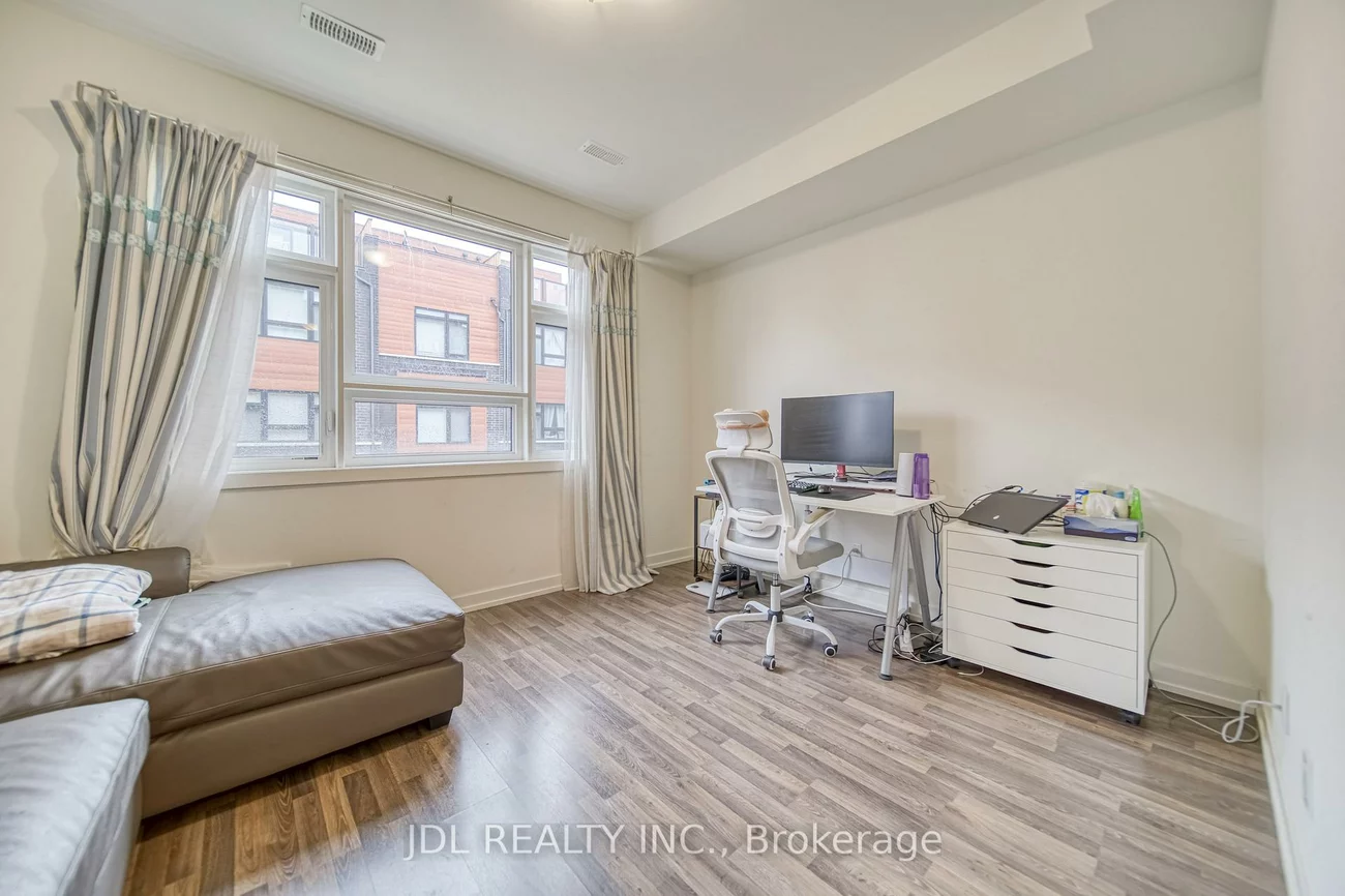 370, D Red Maple, Langstaff, Richmond Hill