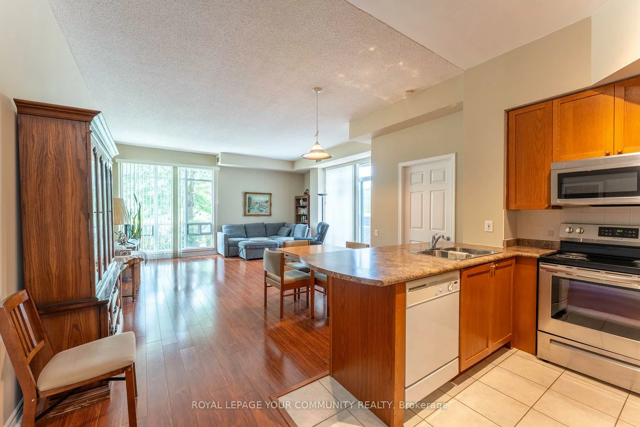 11121, Yonge, Devonsleigh, Richmond Hill