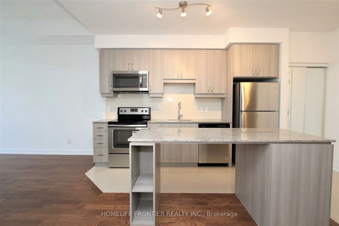 9201, Yonge, Langstaff, Richmond Hill