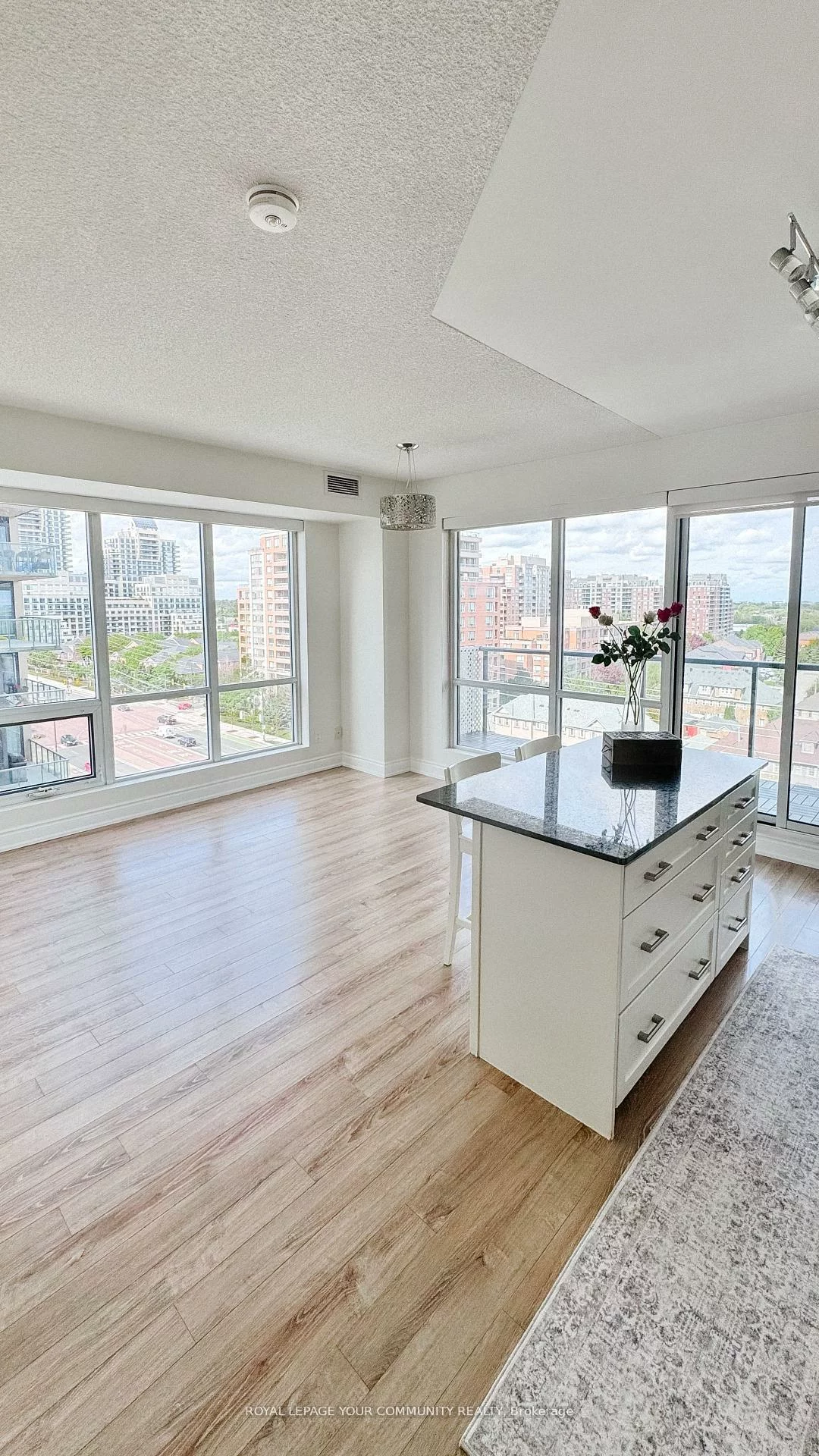 9088, Yonge, South Richvale, Richmond Hill