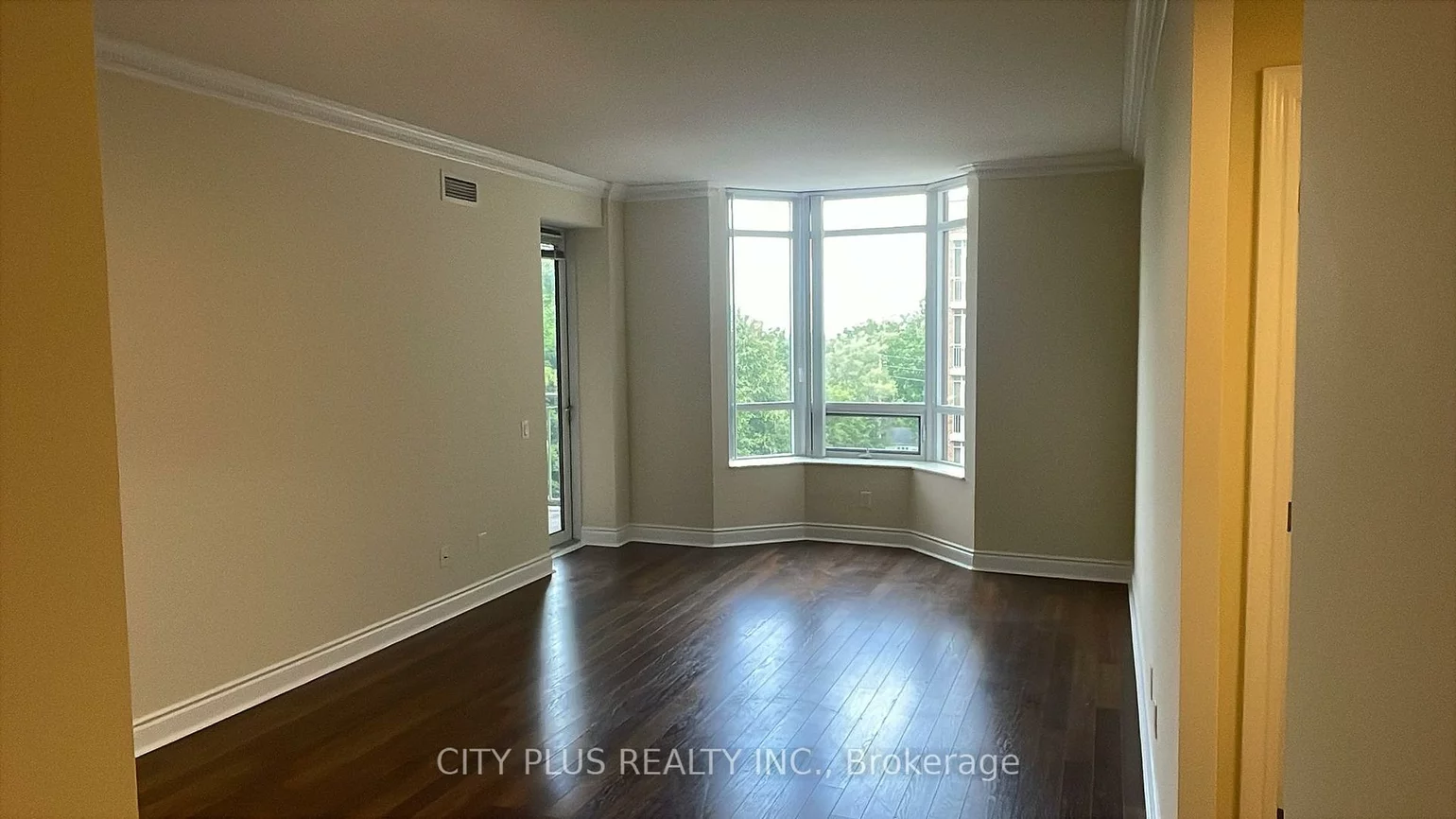 10101, Yonge, Crosby, Richmond Hill