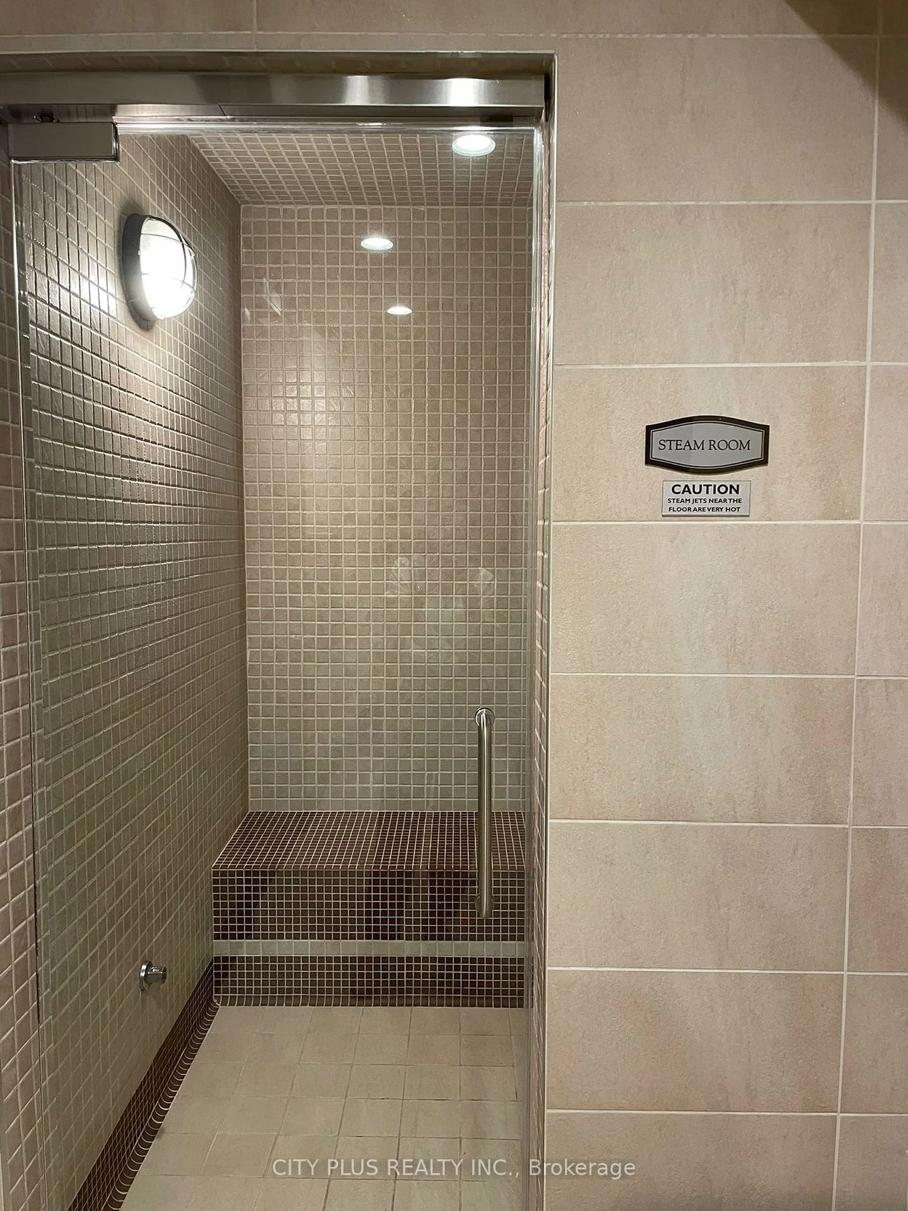 10101, Yonge, Crosby, Richmond Hill