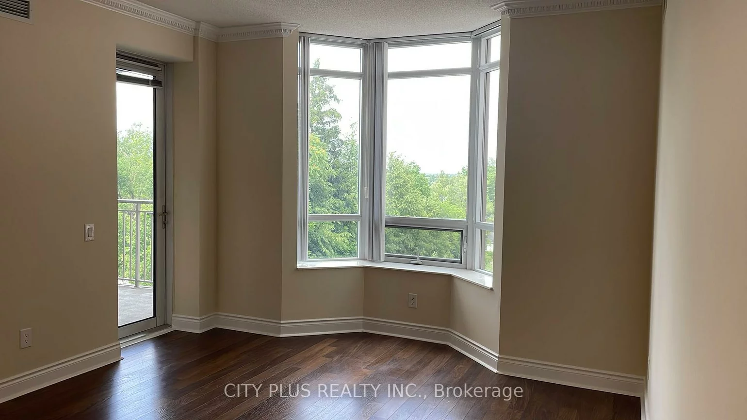 10101, Yonge, Crosby, Richmond Hill