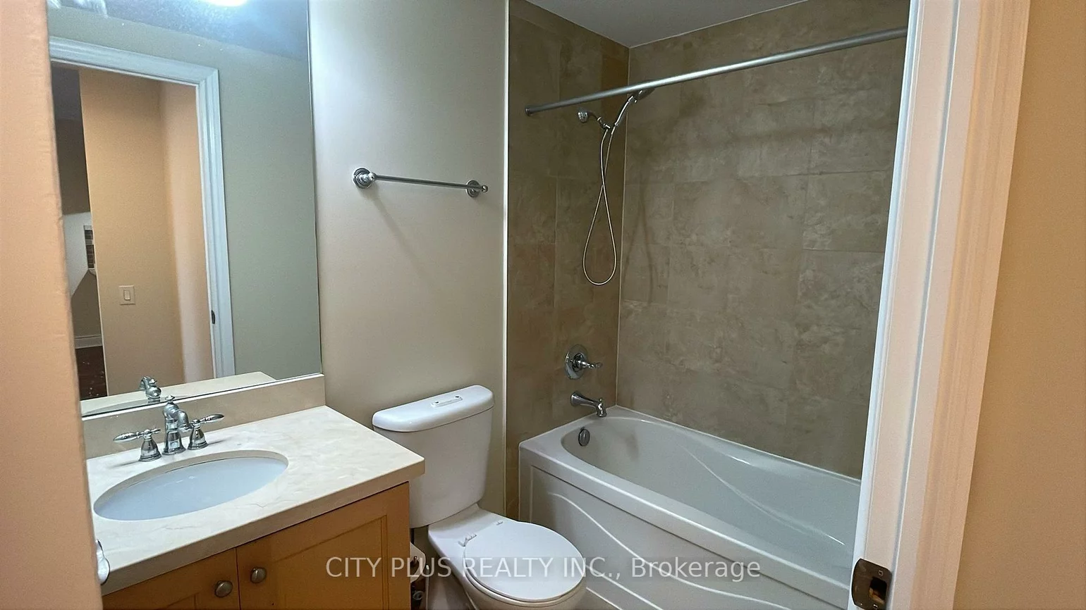 10101, Yonge, Crosby, Richmond Hill