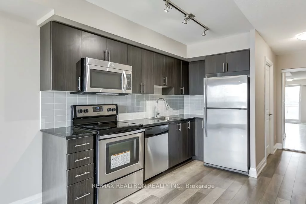 370, Highway 7, Doncrest, Richmond Hill