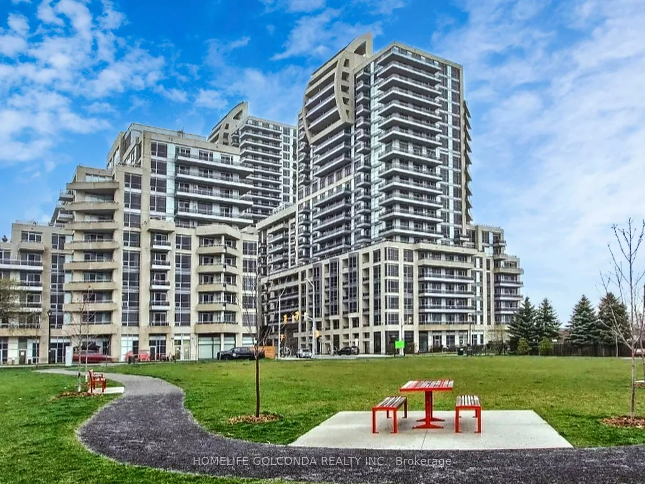 9205, Yonge, Langstaff, Richmond Hill