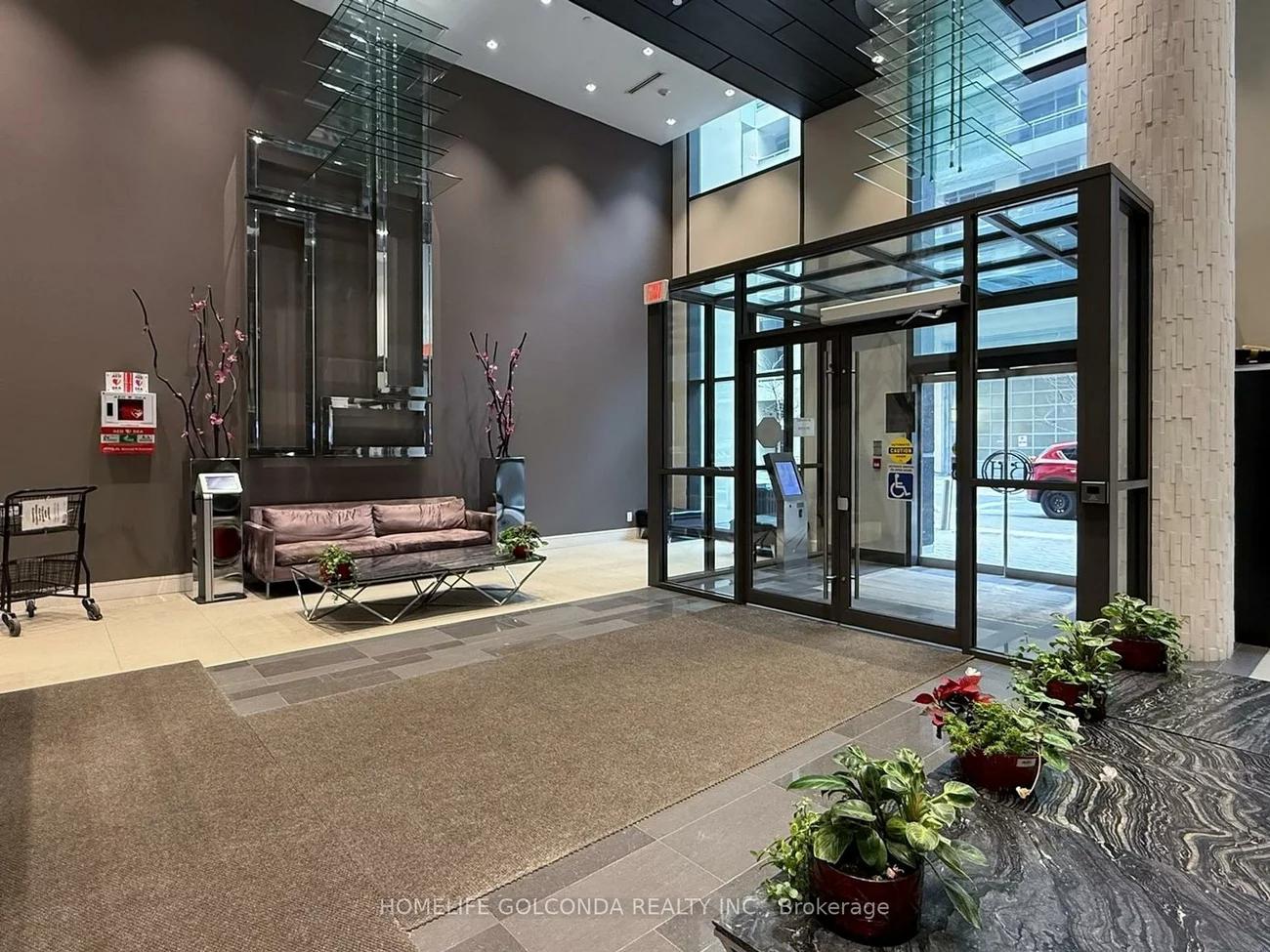 9205, Yonge, Langstaff, Richmond Hill
