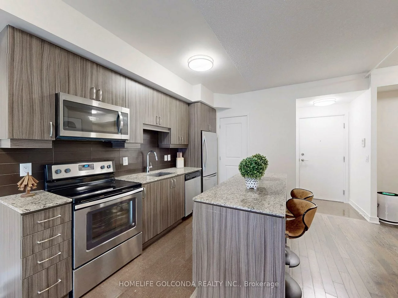 9205, Yonge, Langstaff, Richmond Hill