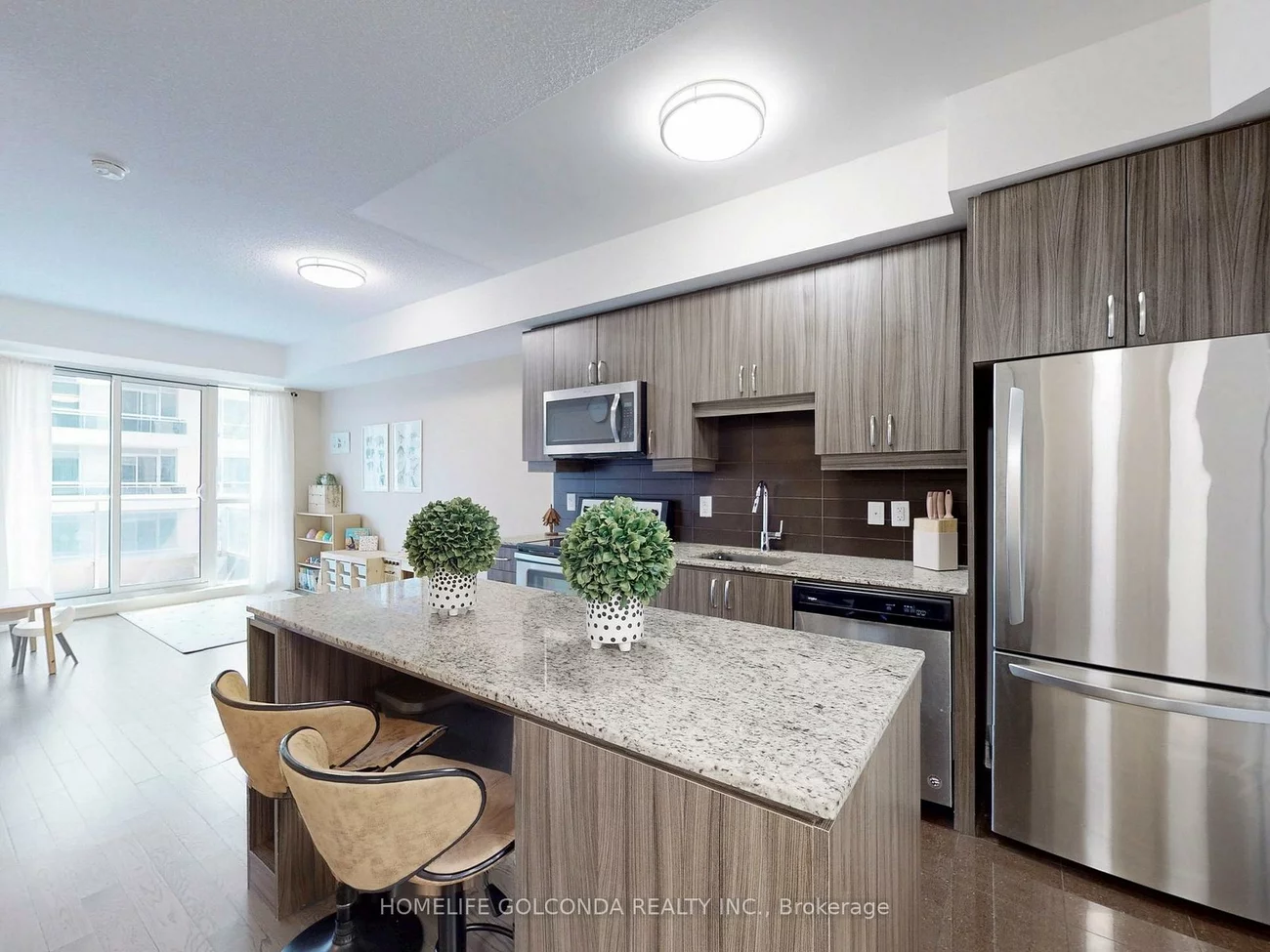 9205, Yonge, Langstaff, Richmond Hill