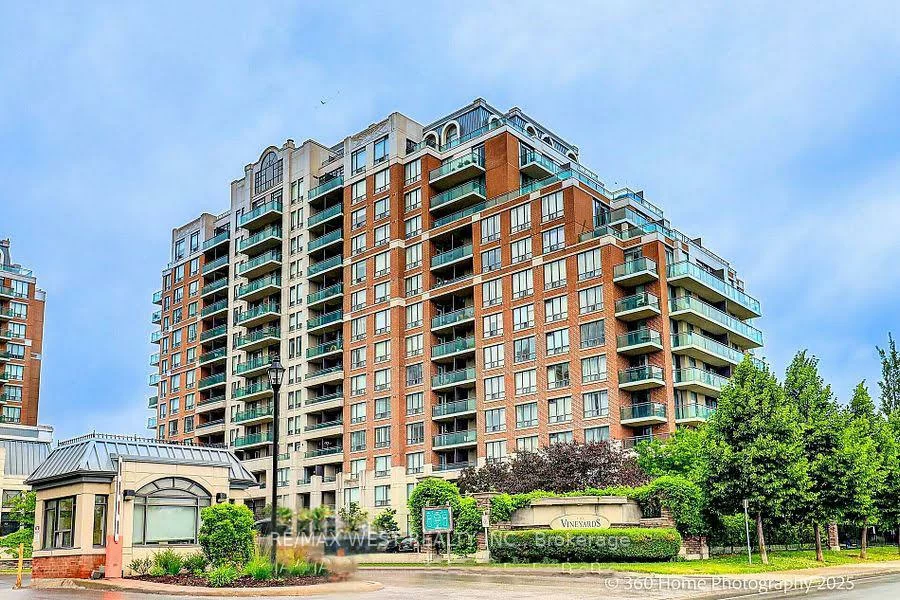 350, Red Maple, Langstaff, Richmond Hill
