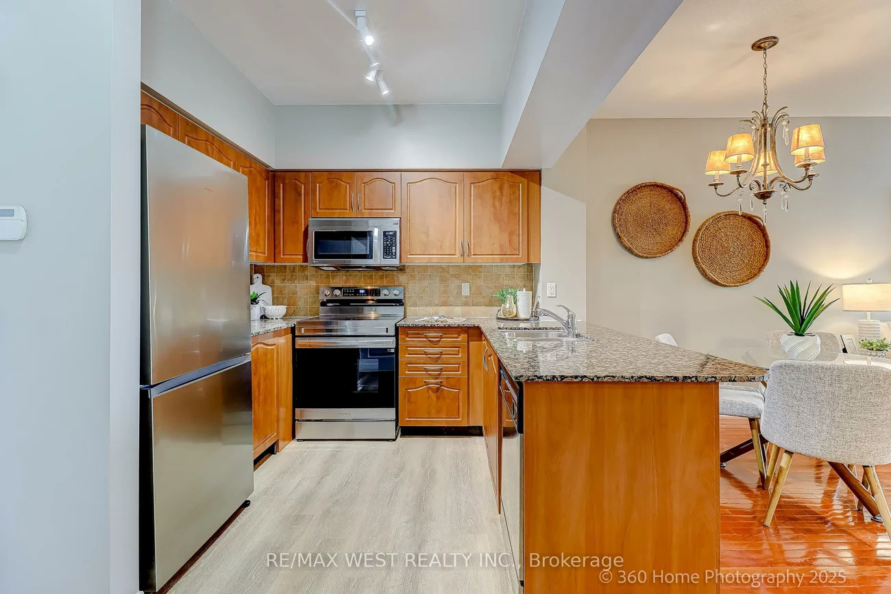 350, Red Maple, Langstaff, Richmond Hill